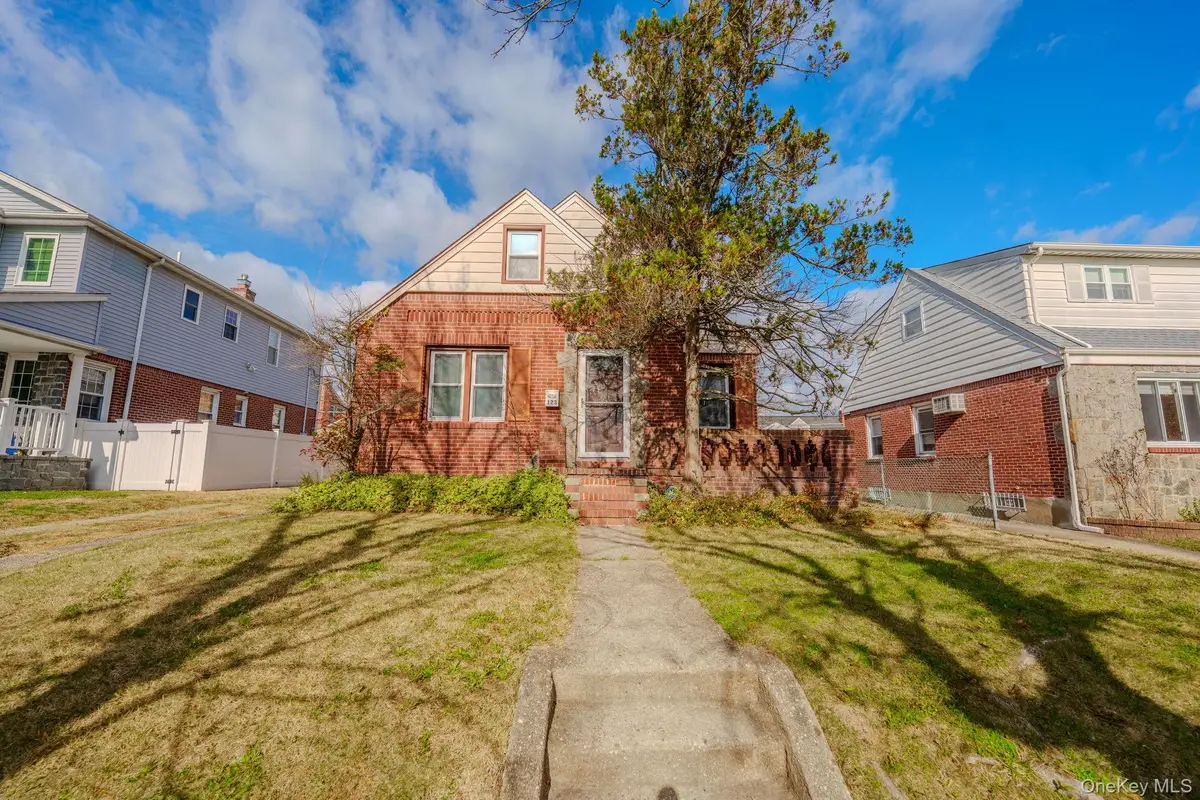 123 Nugent Street, New Hyde Park, NY 11040 - Image #1