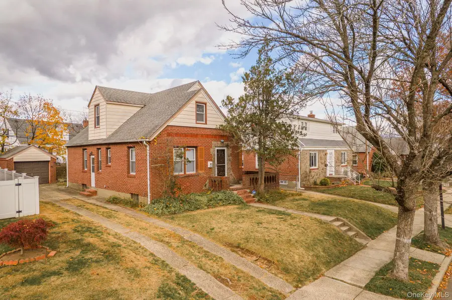 123 Nugent Street, New Hyde Park, NY 11040 - Image #2