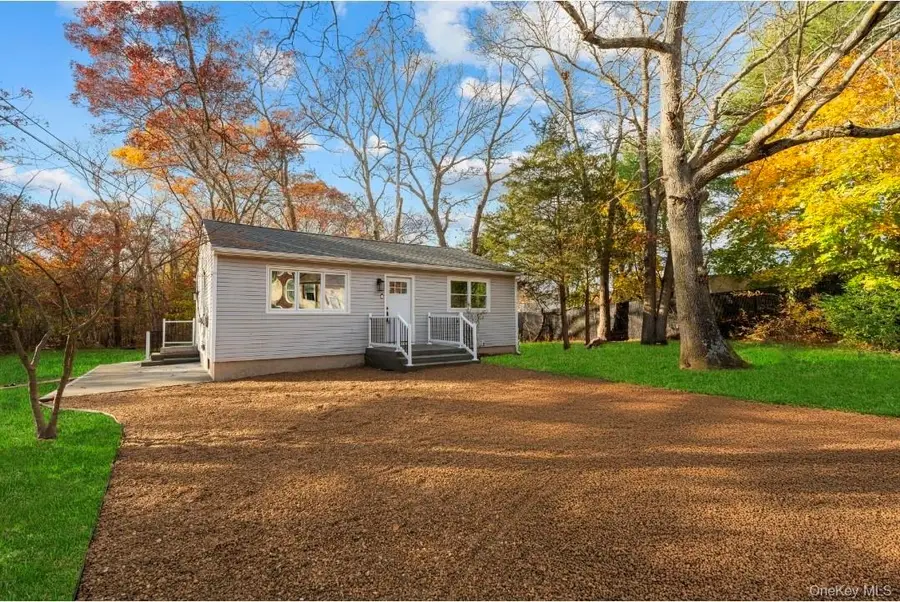 16 Fife Drive, Coram, NY 11727 - Image #3