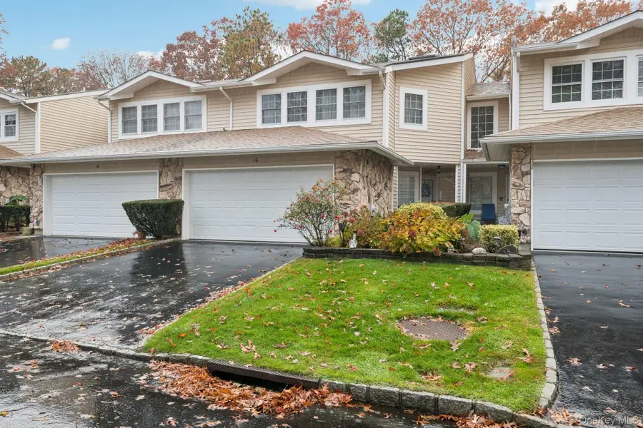 16 Hampshire Court, Holbrook, NY 11741 - Image #2