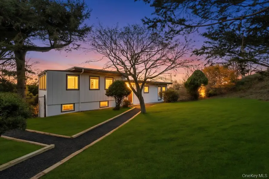 2 Dolphin Way, Riverhead, NY 11901 - Image #2