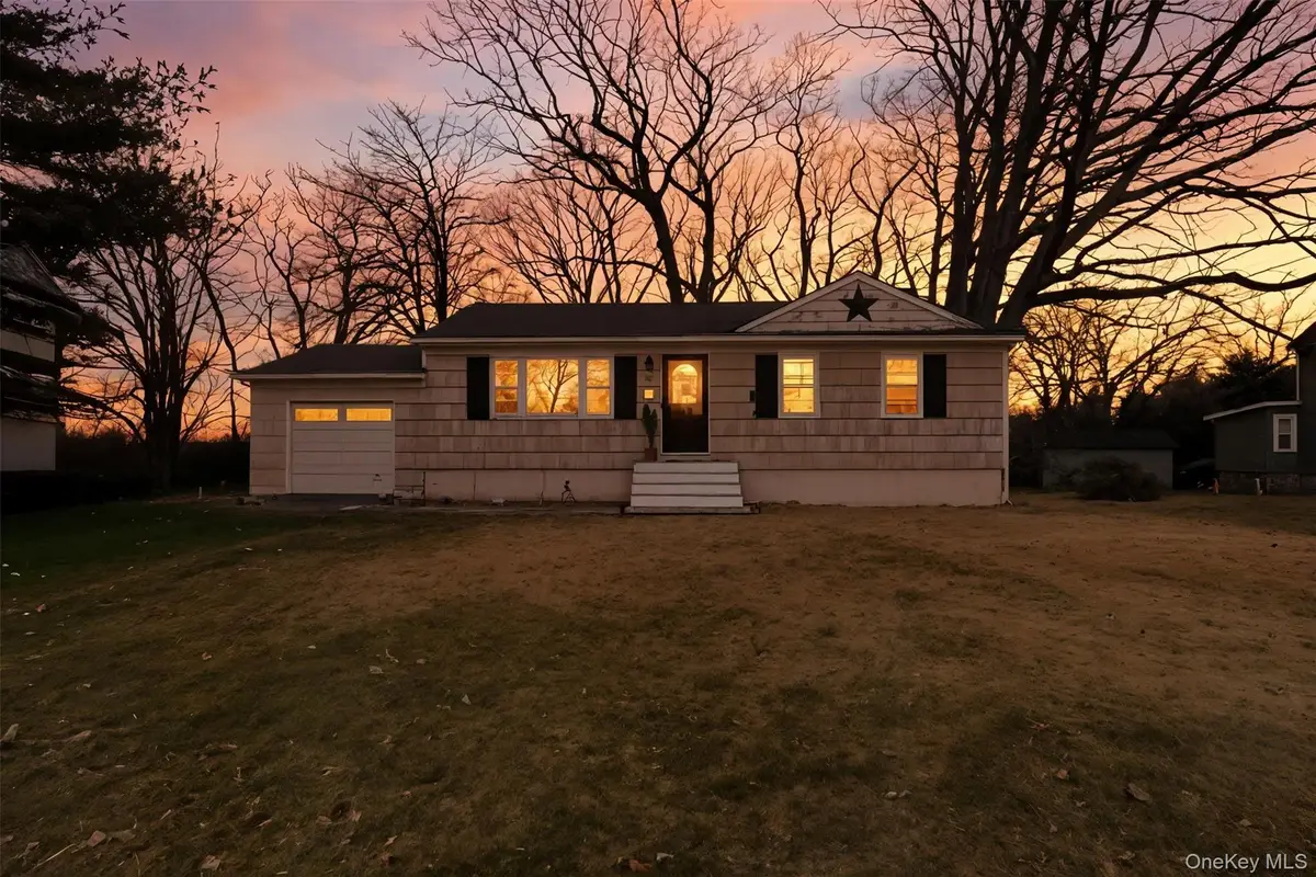 22 Hovenkamp Avenue, Nanuet, NY 10954 - Image #1