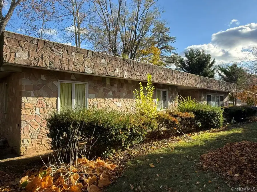 165 Scott Avenue, Deer Park, NY 11729 - #2