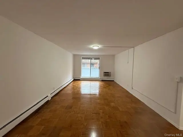 100 Clinton Avenue #1V, Mineola, NY 11501 - Image #2