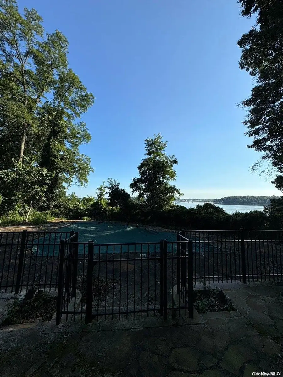 270 Harbor Acres Road, Port Washington, NY 11050 - Image #3