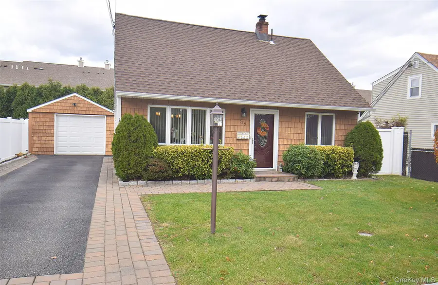 529 Lombard Street, North Babylon, NY 11703 - Image #2
