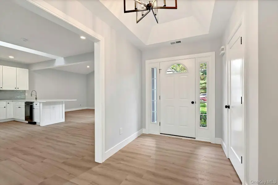 509 Oak Bluff Court, Moriches, NY 11955 - Image #3