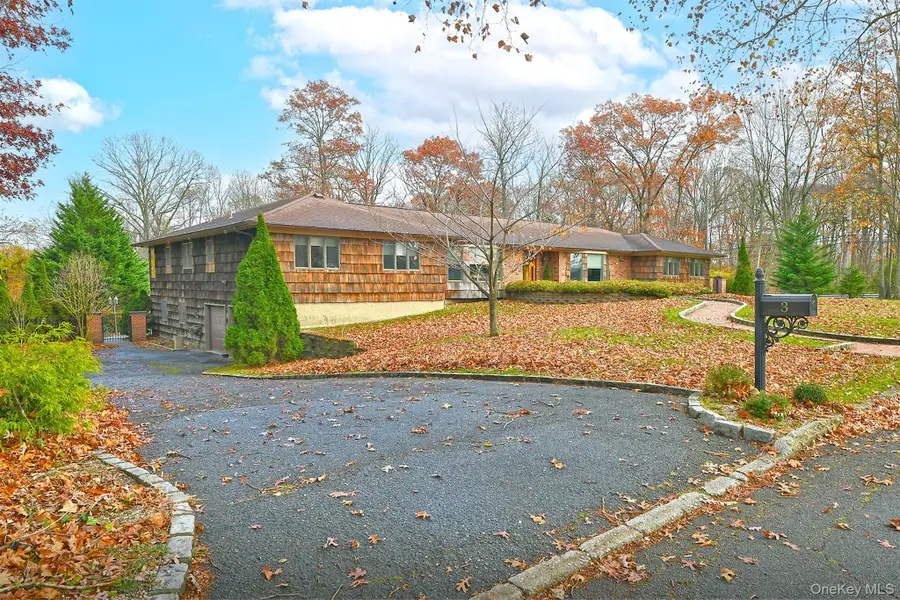 3 Pewter Place, Dix Hills, NY 11746 - Image #3