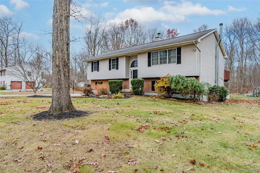 105 Oak Ridge Road, Hopewell Junction, NY 12533 - Image #2