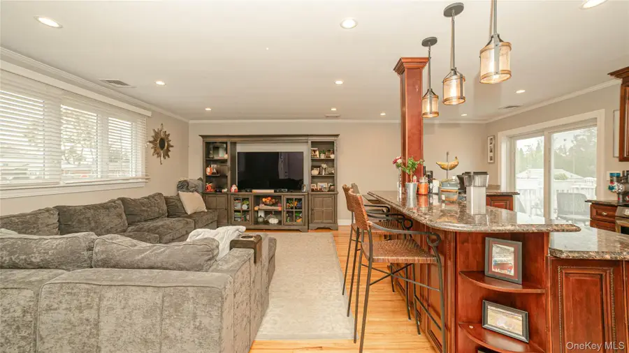 105 7th Street, Hicksville, NY 11801 - Image #3