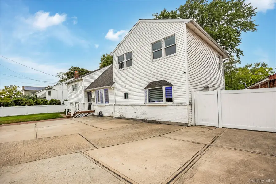 204 Bayside Avenue, Oceanside, NY 11572 - Image #3