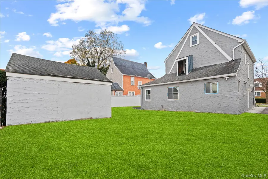 28 Cornwall Lane, Hempstead, NY 11550 - Image #3