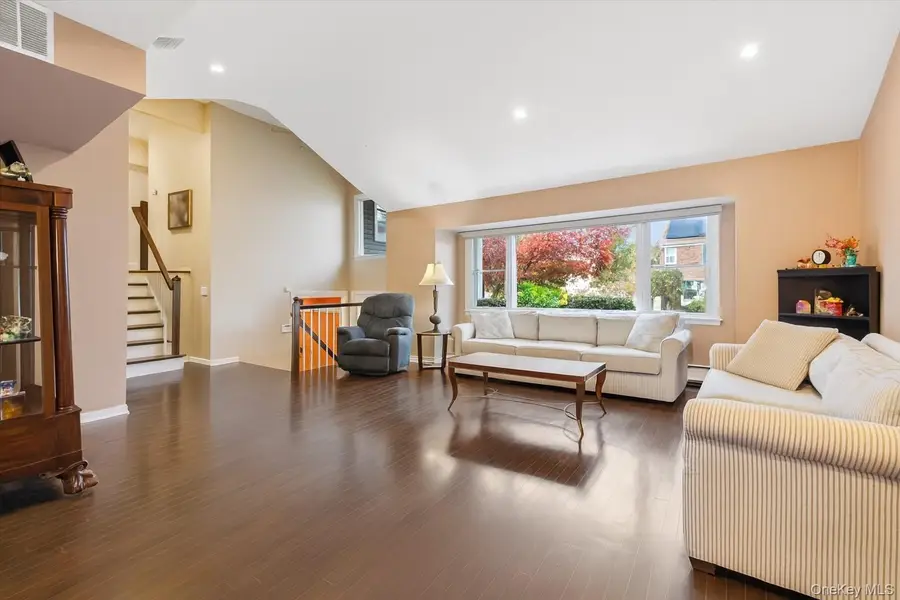 686 Tanwood Drive, West Hempstead, NY 11552 - Image #3