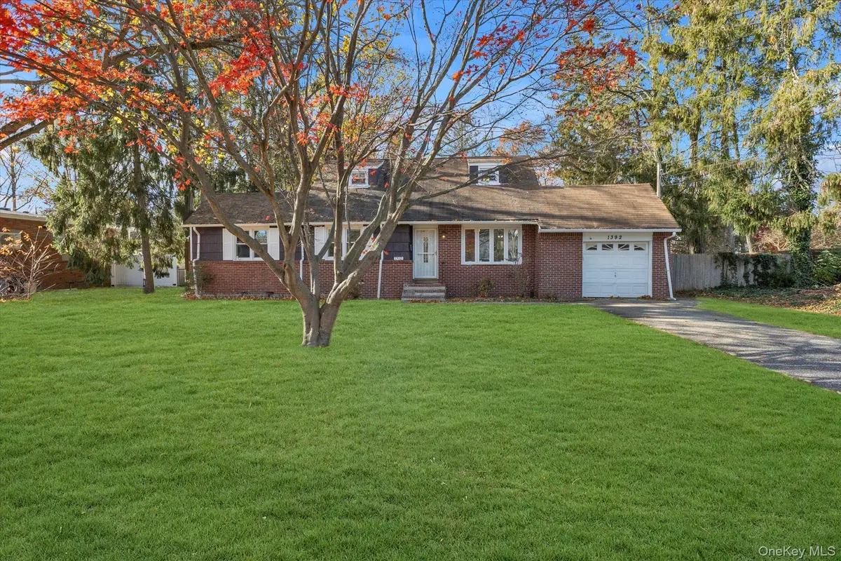 1392 Manor Lane, Bay Shore, NY 11706 - Image #1