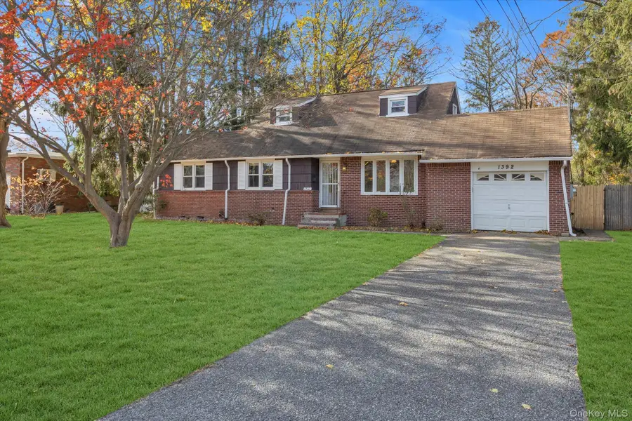 1392 Manor Lane, Bay Shore, NY 11706 - Image #2