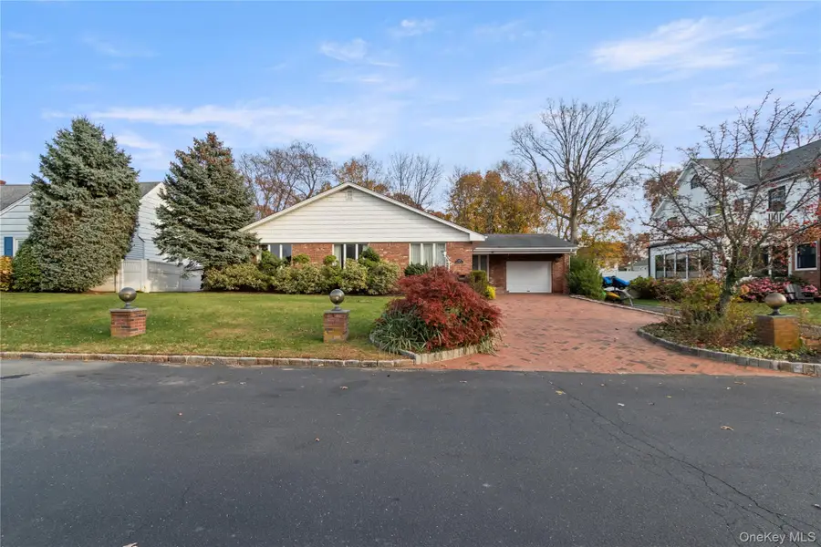 9 Oak Shore Drive, Bayville, NY 11709 - Image #2