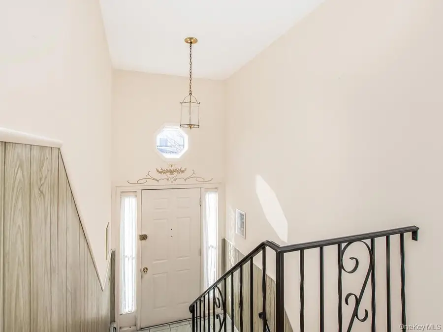 127 Bellevue Place, Yonkers, NY 10703 - Image #2