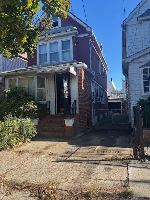 10431 113th Street, South Richmond Hill, NY 11419 - #1