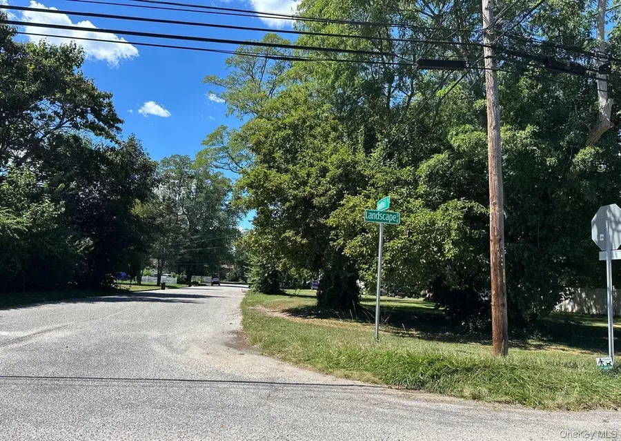 65 Landscape Drive, Wheatley Heights, NY 11798 - Image #2