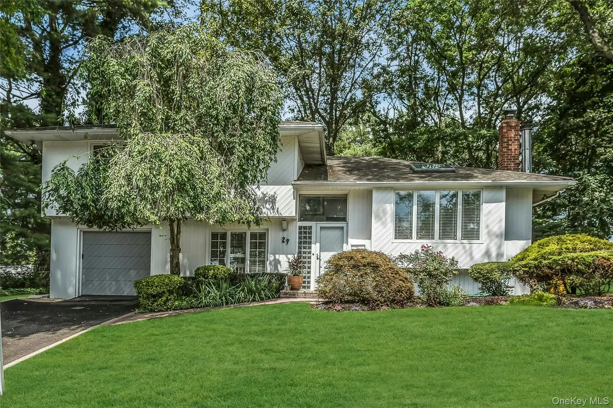 29 Elmwood Court, Plainview, NY 11803 - Image #1