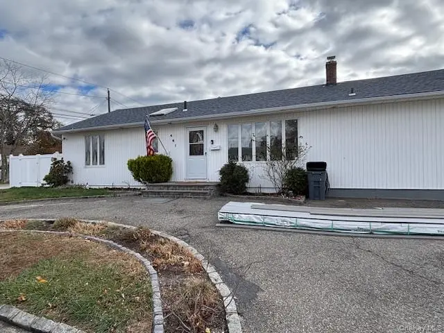 461 1st Avenue, Lindenhurst, NY 11757 - Image #1