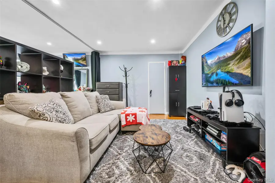 14350 Hoover Avenue #505, Briarwood, NY 11435 - Image #3