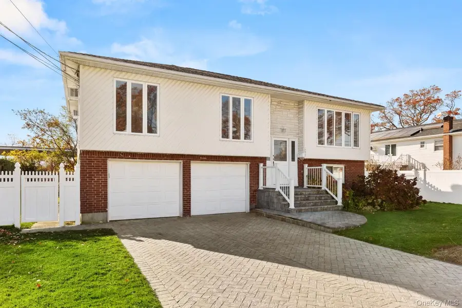 157 N Alleghany Avenue, Lindenhurst, NY 11757 - Image #2