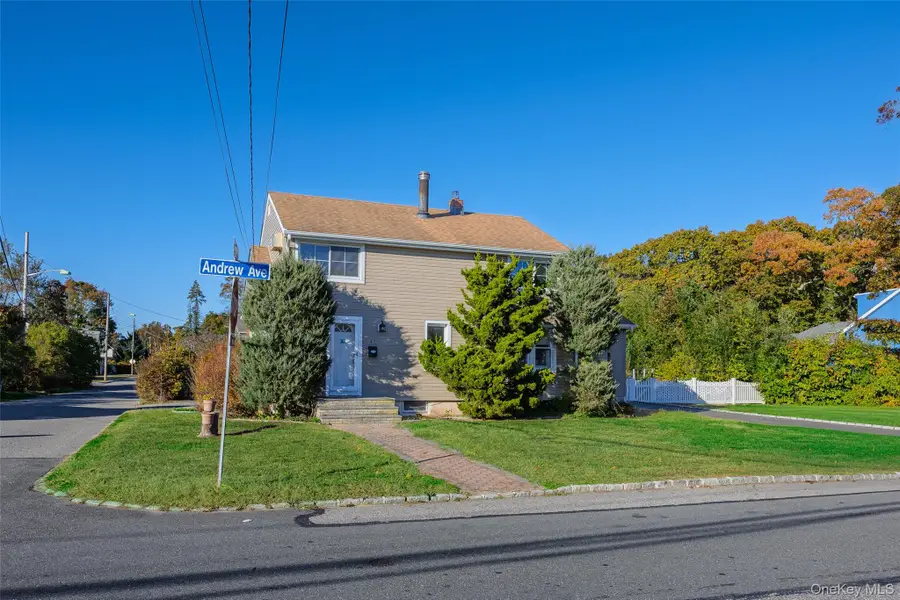 17 Andrew Avenue, Islip Terrace, NY 11752 - Image #2