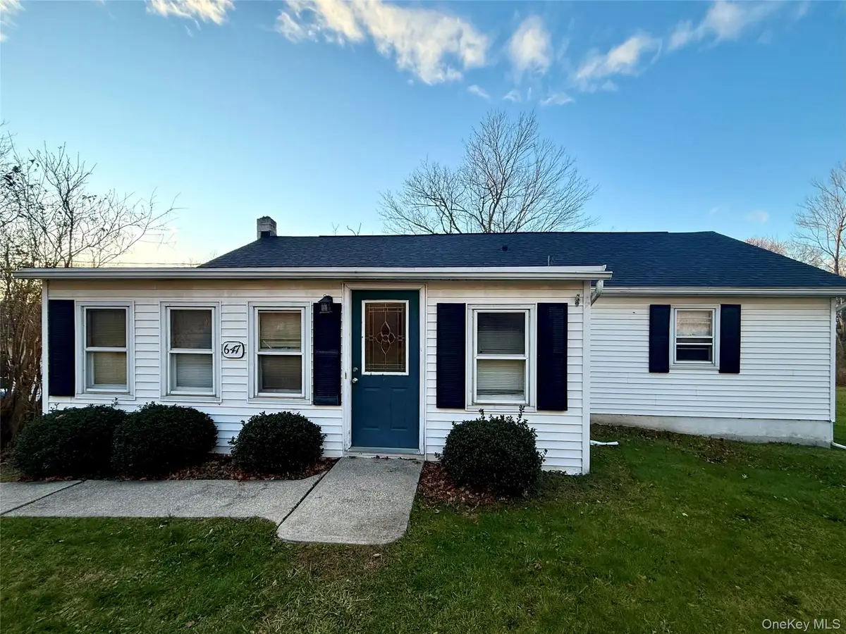 647 S Drury Lane, Rock Tavern, NY 12549 - Image #1