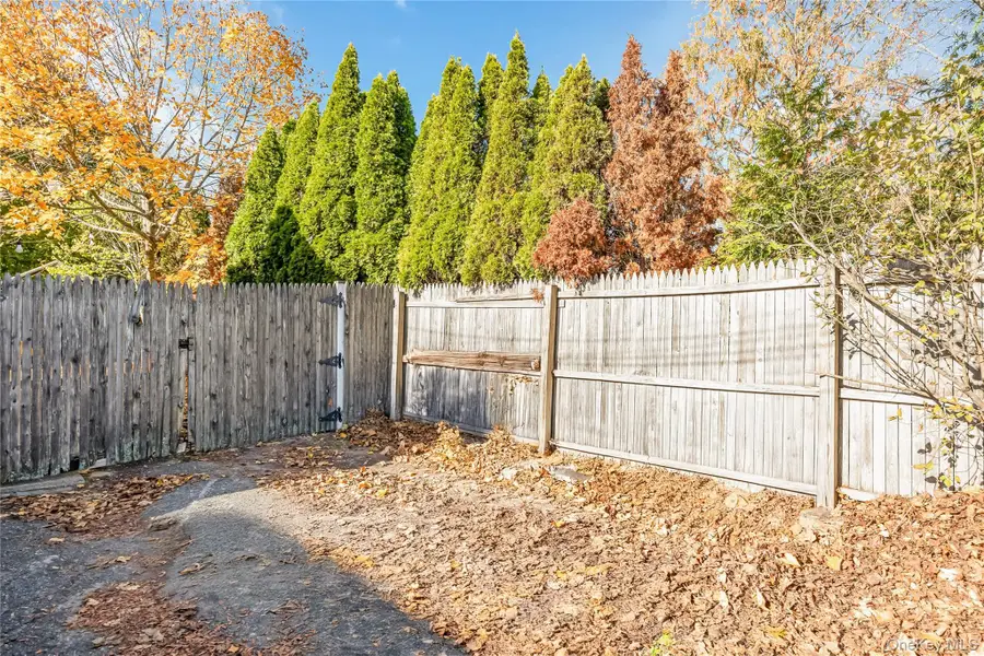 18 Atlantic Avenue, East Moriches, NY 11940 - Image #3