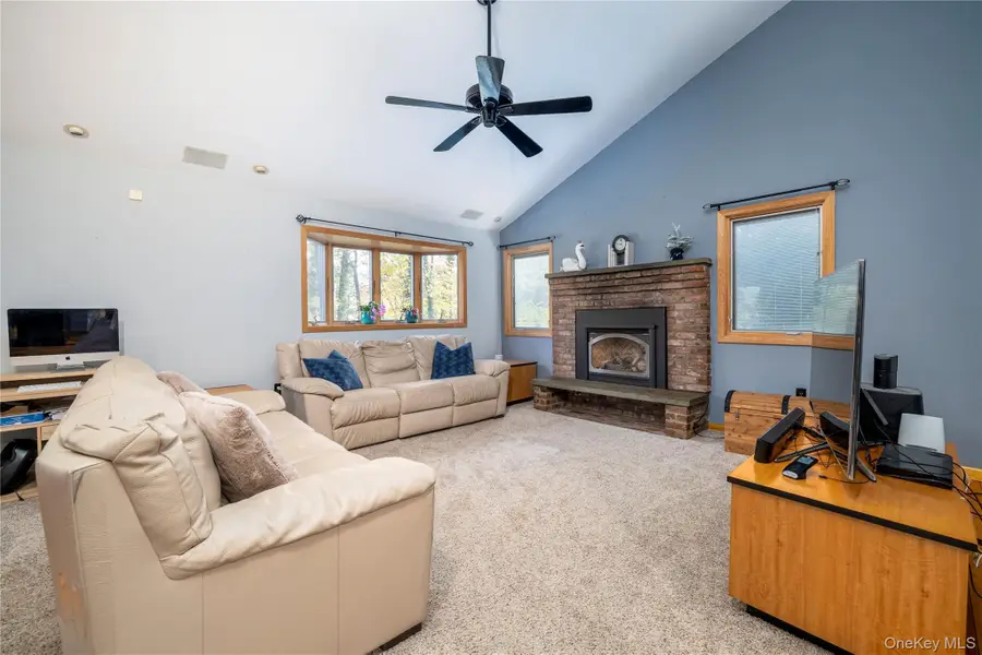 68 Mccouns Lane, Oyster Bay, NY 11771 - Image #2