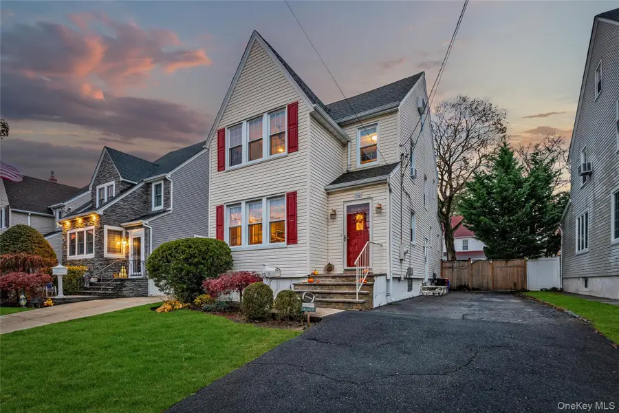 29 Orleans Road, Valley Stream, NY 11581 - Image #2