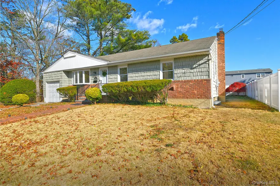 7 Stephen Drive, Farmingdale, NY 11735 - Image #3