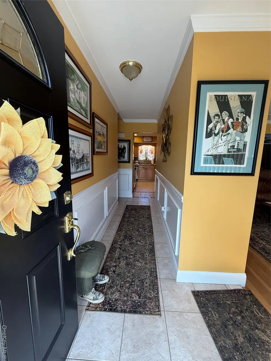 6 Lee Place, Old Bethpage, NY 11804 - Image #3