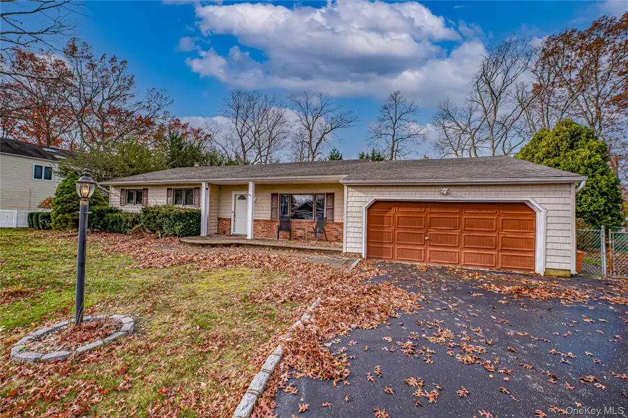 4 Debra Drive, Nesconset, NY 11767 - Image #3