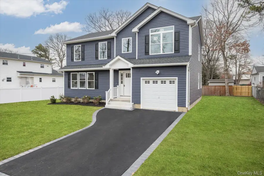 15 Dubois Avenue, Amityville, NY 11701 - Image #3