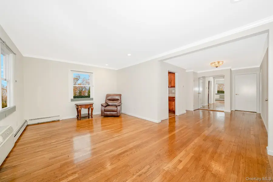 20 Toehee Place #1B, Islip, NY 11751 - Image #3