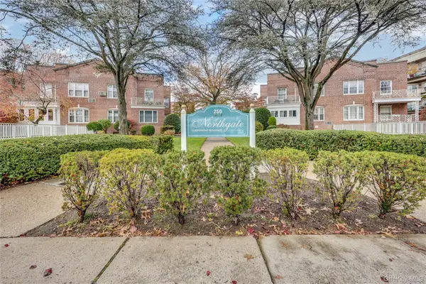 250 Central Avenue #B204, Lawrence, NY 11559