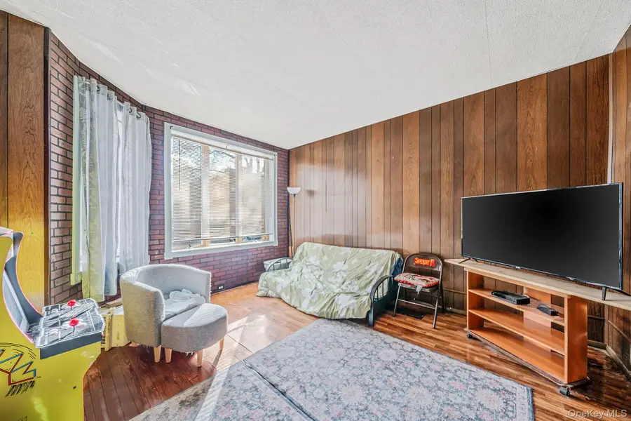 7935 77th Avenue, Glendale, NY 11385 - Image #3