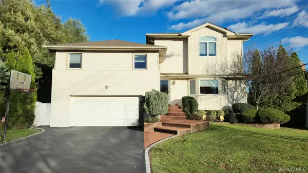 34 Melanie Lane, Syosset, NY 11791