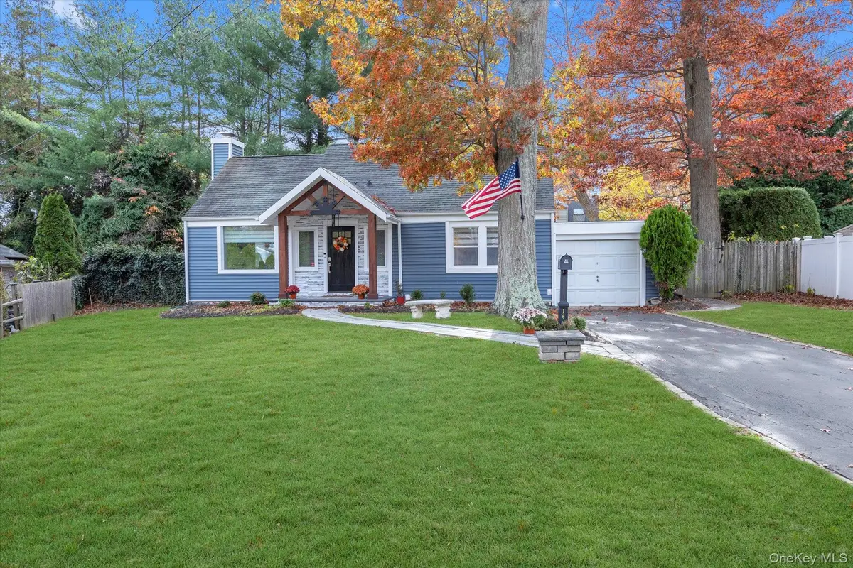 16 Piermont Court, Melville, NY 11747 - Image #1