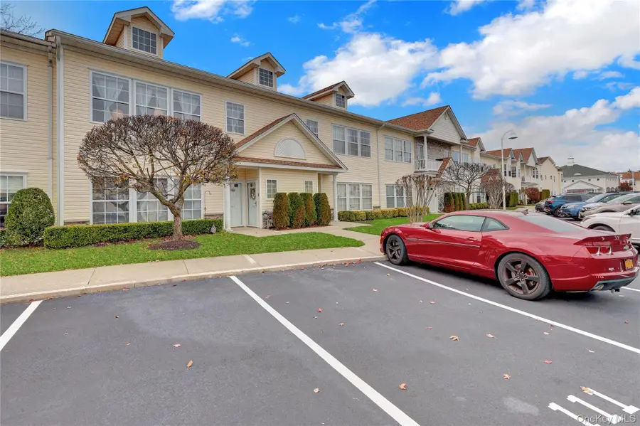 816 Narragansett Villas Drive #816, Lindenhurst, NY 11757 - Image #2