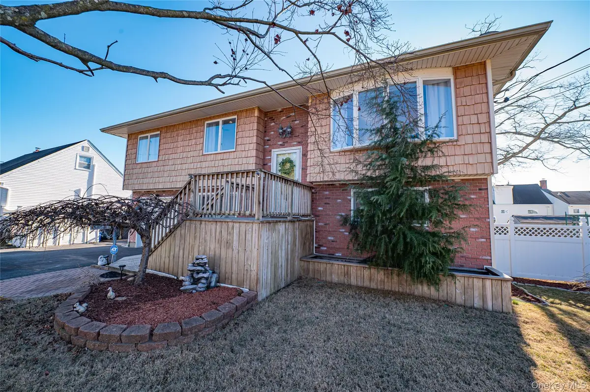 928 Peconic Avenue, West Babylon, NY 11704 - Image #1