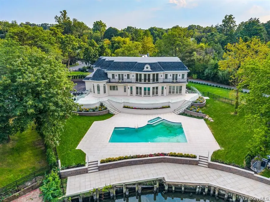 566 E Shore Road, Great Neck, NY 11024 - Image #3