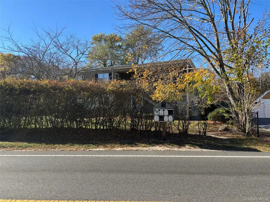 40 Canoe Place Road #4, Hampton Bays, NY 11946 - Image #3