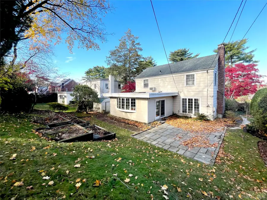 146 Quaker Ridge Road, Manhasset, NY 11030 - Image #3