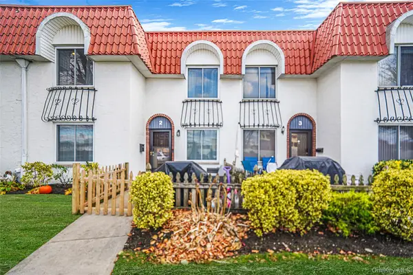 2 Alhambra Drive, Oceanside, NY 11572