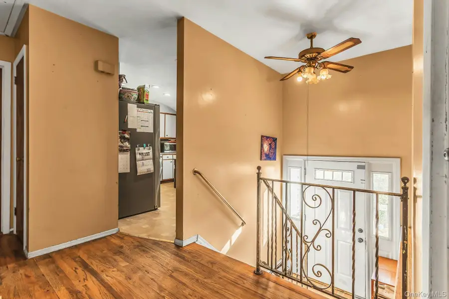 25 Stillwell Street, Huntington, NY 11743 - Image #3