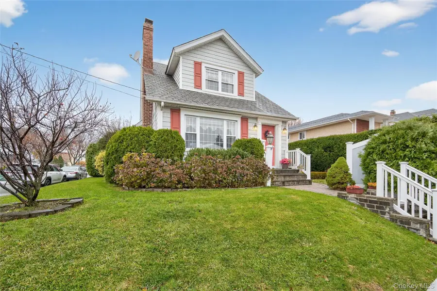 51 Park Avenue, New Hyde Park, NY 11040 - Image #2