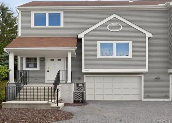 301 Kensington Way, Mount Kisco, NY 10549